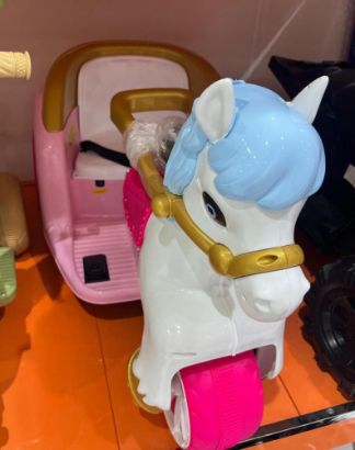 صورة سيارة اطفال مميزة كهربائي